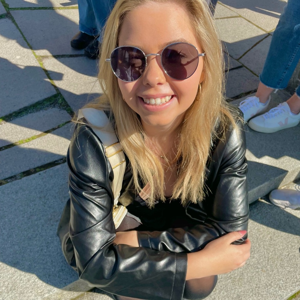 Meet your Posher, Sydney